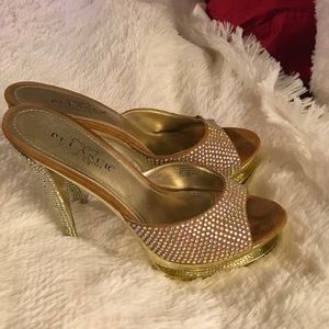 Worn but still beautiful ✨✨✨✨✨✨✨